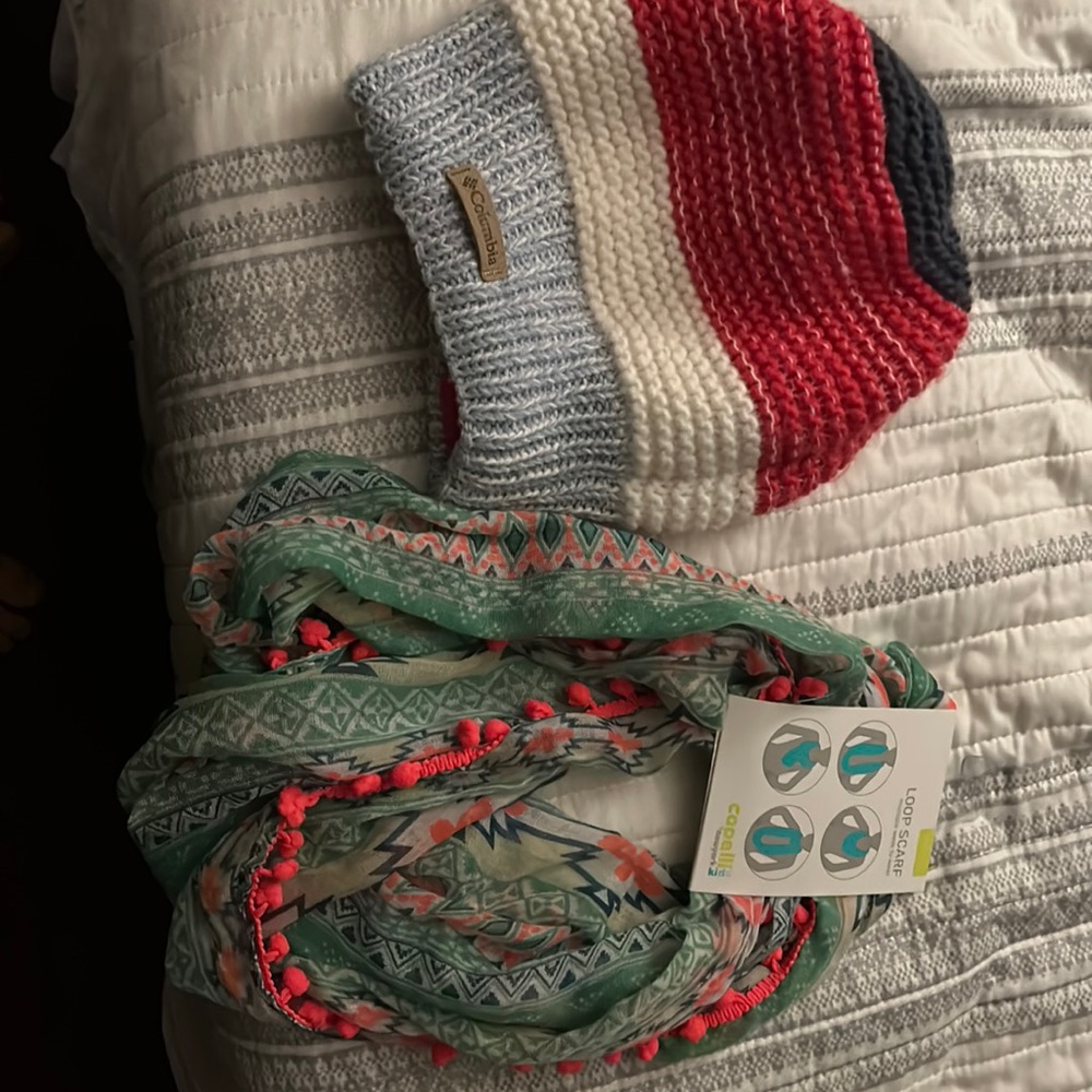 Colombia beanie and scarf